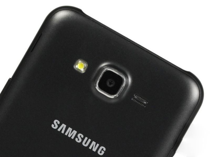 三星Galaxy J7