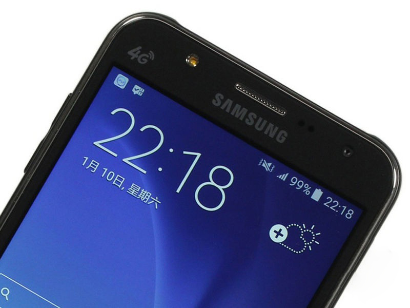 三星Galaxy J7